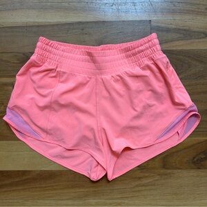 lululemon athletica Hotty Hot shorts 2.5" in coral, size 4